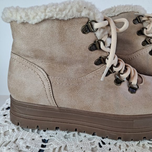 White Mountain Zion Lace-Up Hiking Boot with Faux Fur Size 8 - Picture 5 of 10